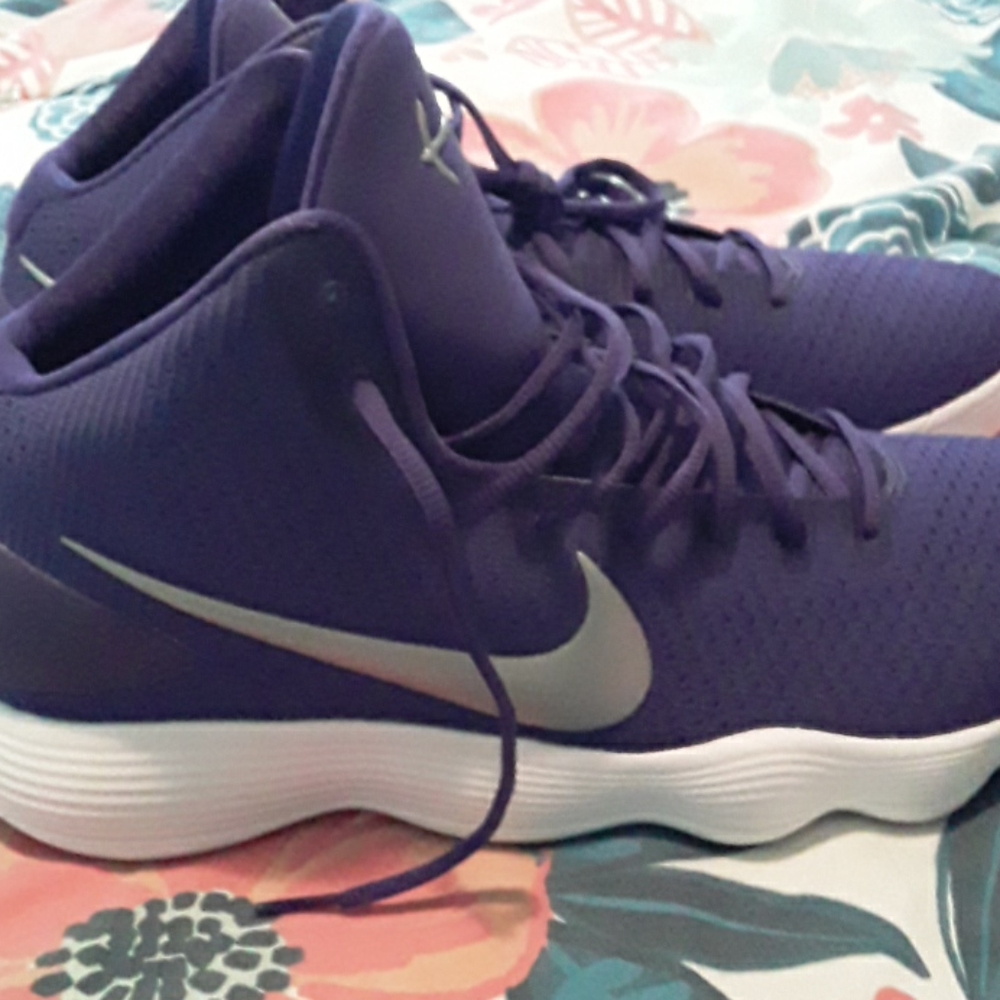Mens Purple Nike Hyperdunk Basketball Shoes